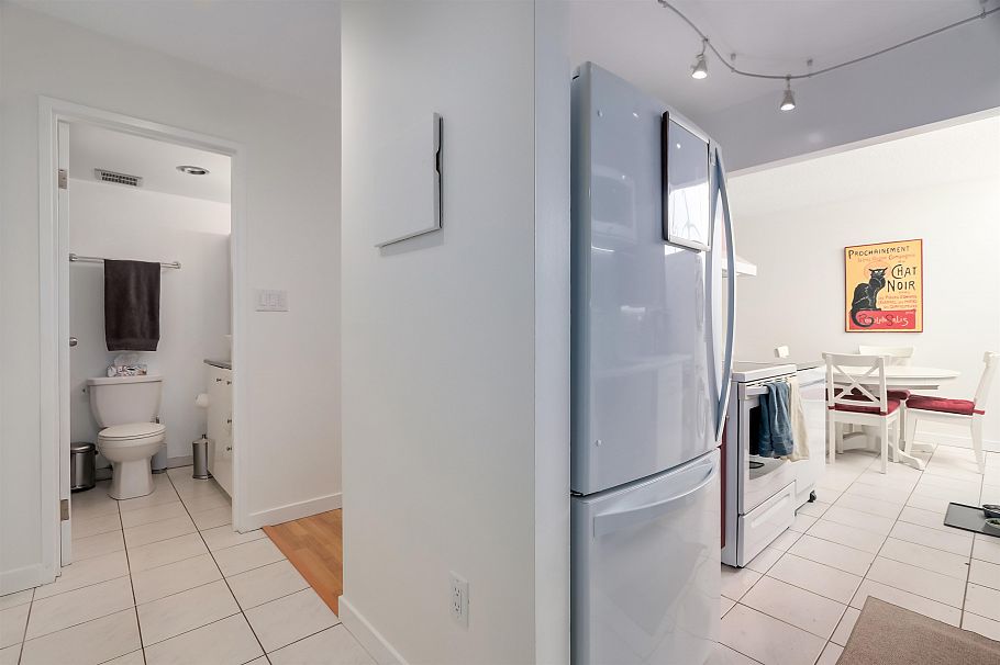 311 1420 E 8th Avenue Vancouver, BC - 15