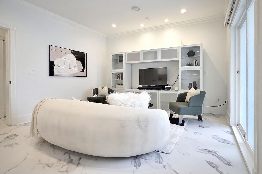 2709 W 37th Avenue Vancouver, BC - 9