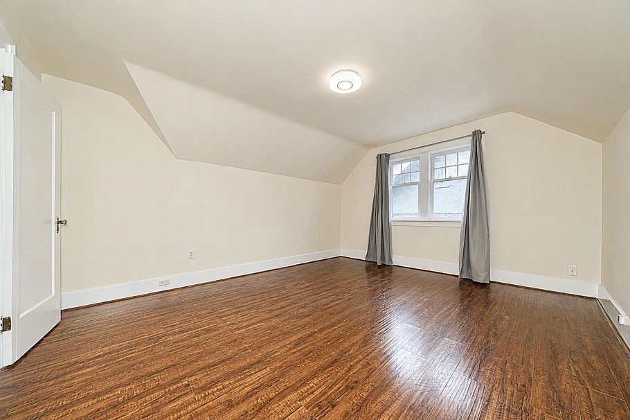 1225 W 26th Avenue Vancouver, BC - 19
