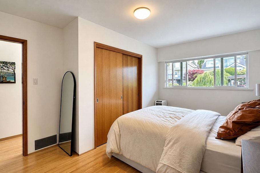 3578 W 15th Avenue Vancouver, BC - 18