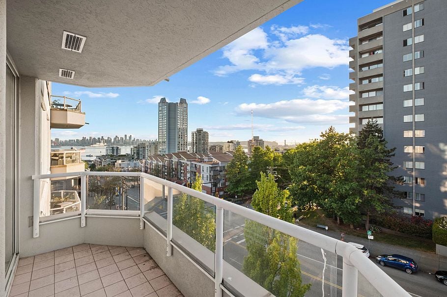 603 408 Lonsdale Avenue North Vancouver, BC - 30