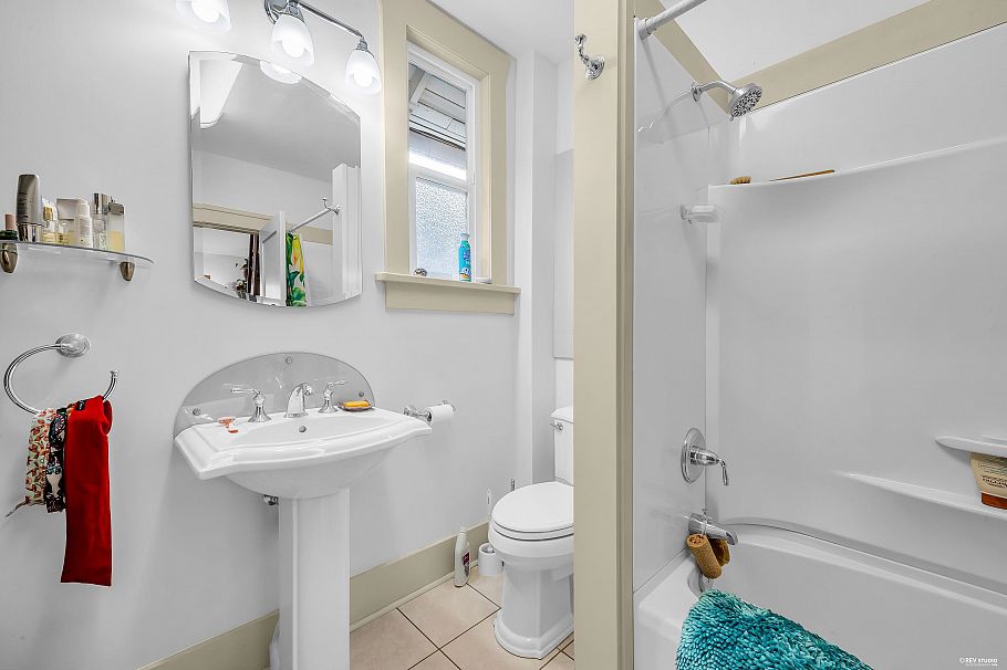 3174 W 10th Avenue Vancouver, BC - 20