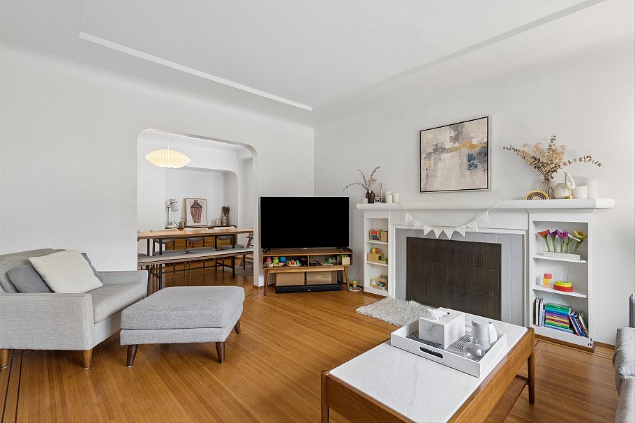 2966 W 33rd Avenue Vancouver, BC - 4