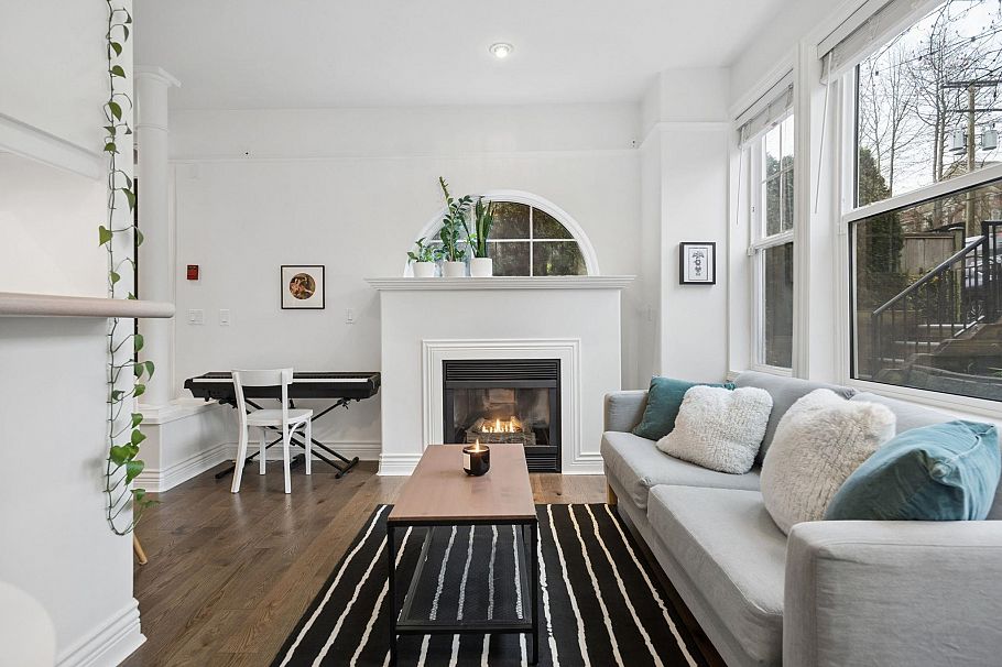 978 W 16th Avenue Vancouver, BC - 1