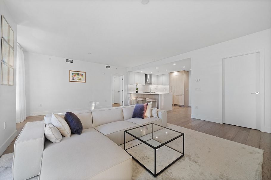 507 177 W 3rd Street North Vancouver, BC - 1