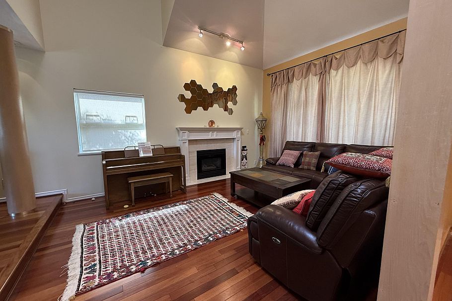 3938 Braemar Place North Vancouver, BC - 4