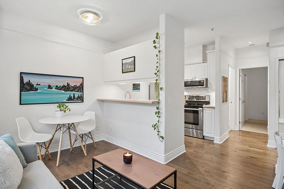 978 W 16th Avenue Vancouver, BC - 12