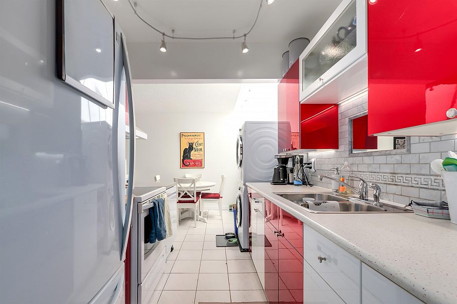 311 1420 E 8th Avenue Vancouver, BC - 14