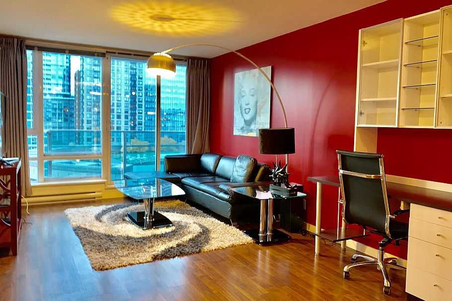 2207 788 Hamilton Street Vancouver, BC - 1