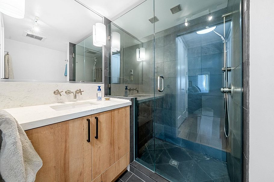 203 1066 W 13th Avenue Vancouver, BC - 23