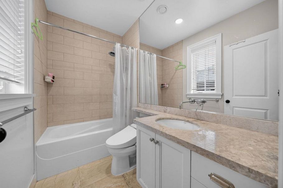 2599 W 36th Avenue Vancouver, BC - 28