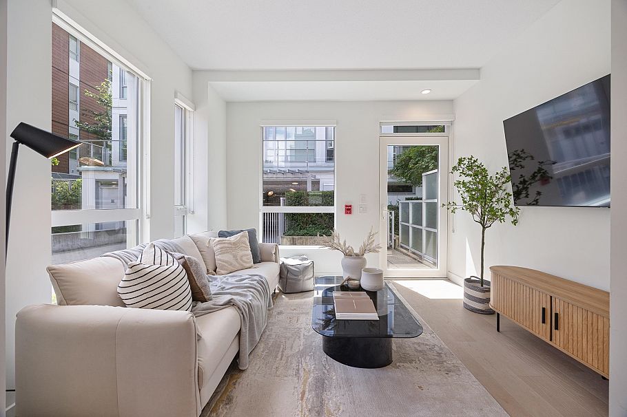 477 W King Edward Avenue Vancouver, BC - 4