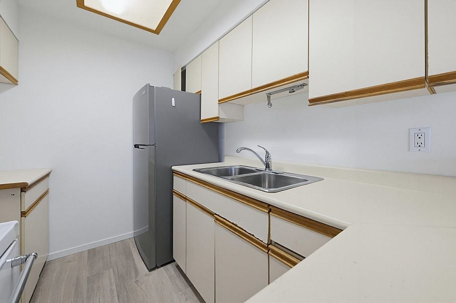 301 2125 W 2nd Avenue Vancouver, BC - 12