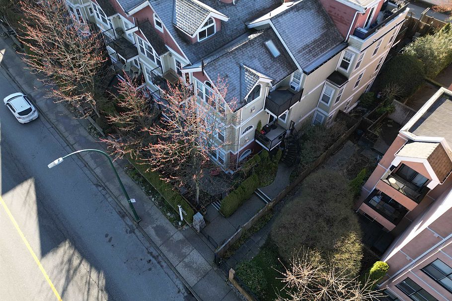 978 W 16th Avenue Vancouver, BC - 30
