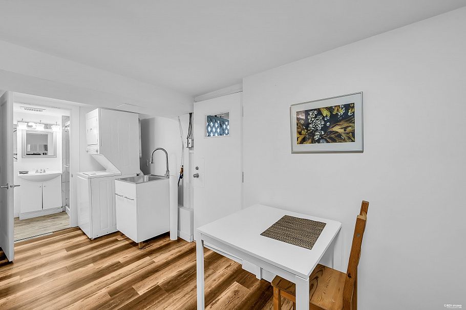 3174 W 10th Avenue Vancouver, BC - 22