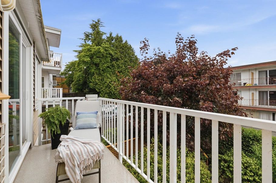 12 1949 W 8th Avenue Vancouver, BC - 26