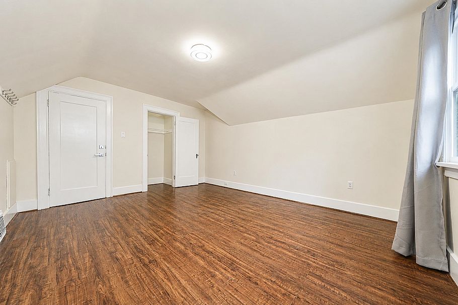 1225 W 26th Avenue Vancouver, BC - 28