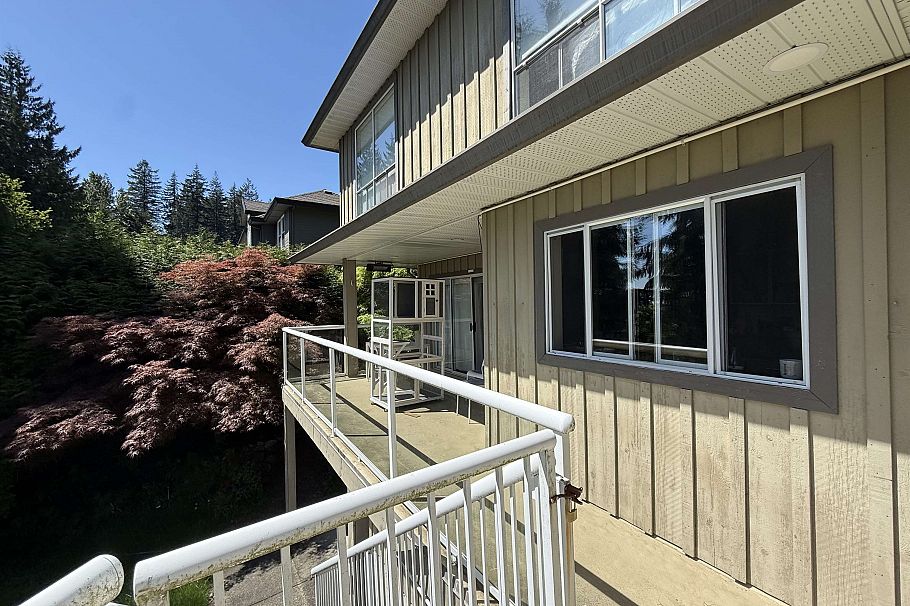 3938 Braemar Place North Vancouver, BC - 35
