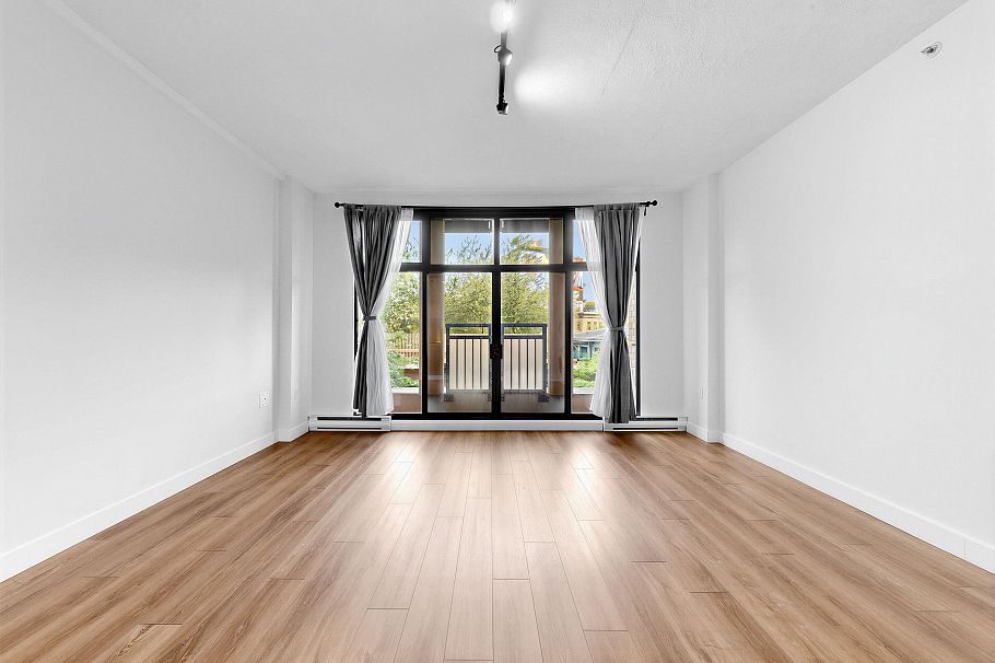 302 22 E Cordova Street Vancouver, BC - 17