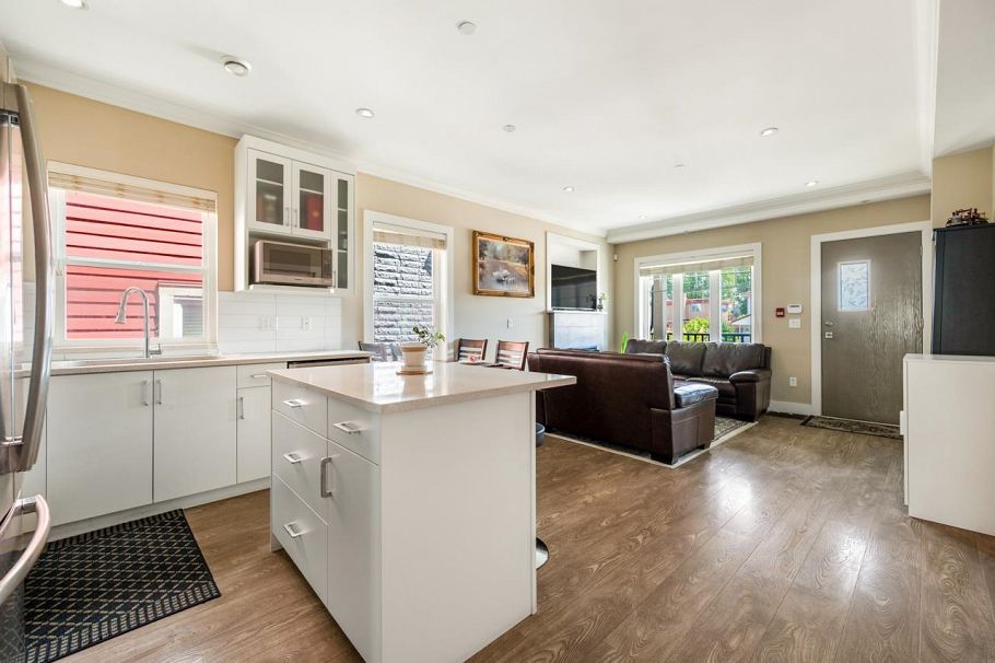 201 4577 Slocan Street Vancouver, BC - 6