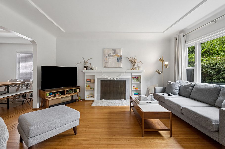2966 W 33rd Avenue Vancouver, BC - 2