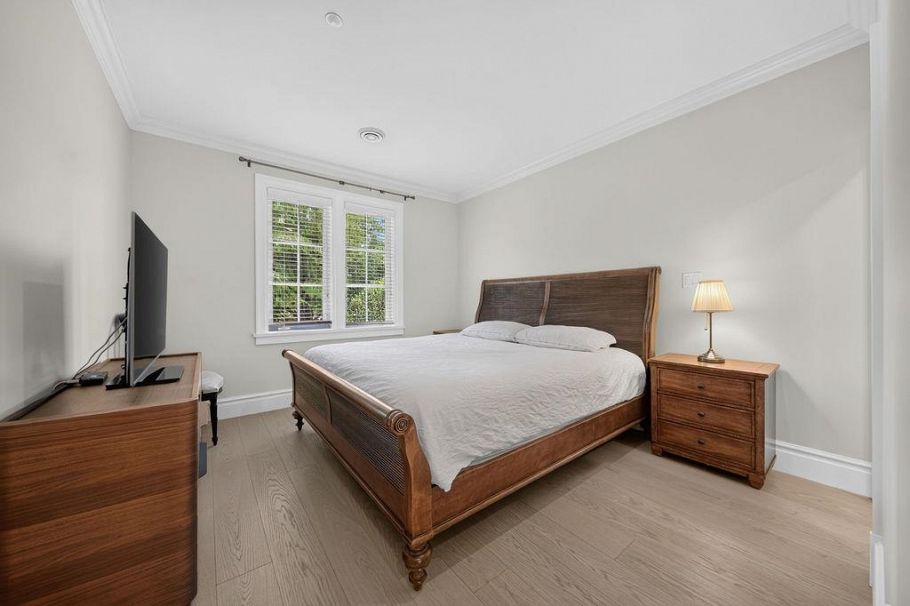 2599 W 36th Avenue Vancouver, BC - 26