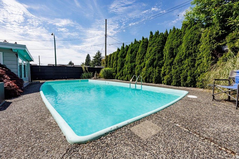 1140 Pinewood Crescent North Vancouver, BC - 10