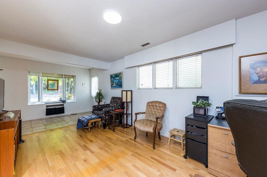 1140 Pinewood Crescent North Vancouver, BC - 17
