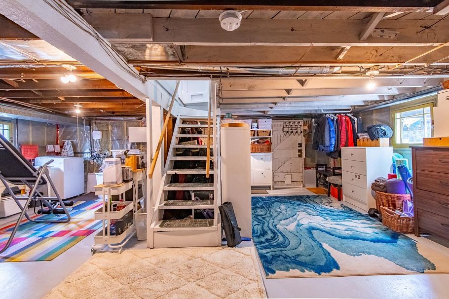 3346 W 11th Avenue Vancouver, BC - 23