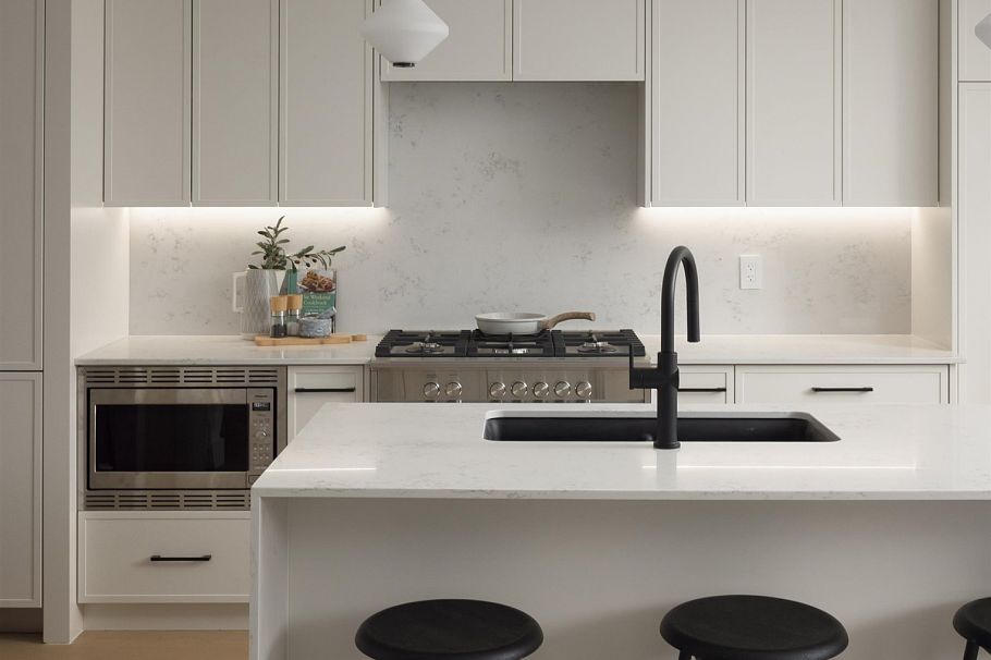 4 419 W 23rd Avenue Vancouver, BC - 5
