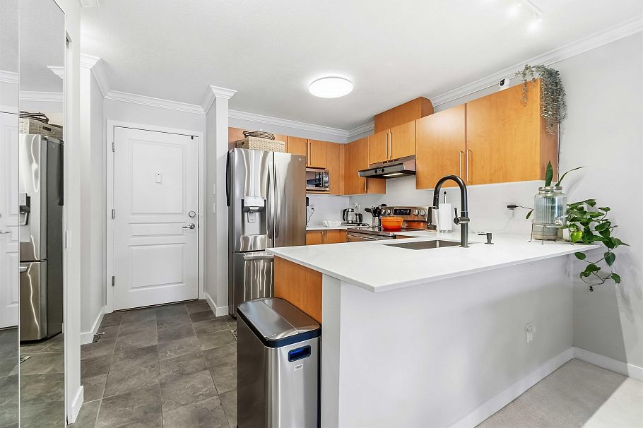 406 1150 E 29th Street North Vancouver, BC - 6