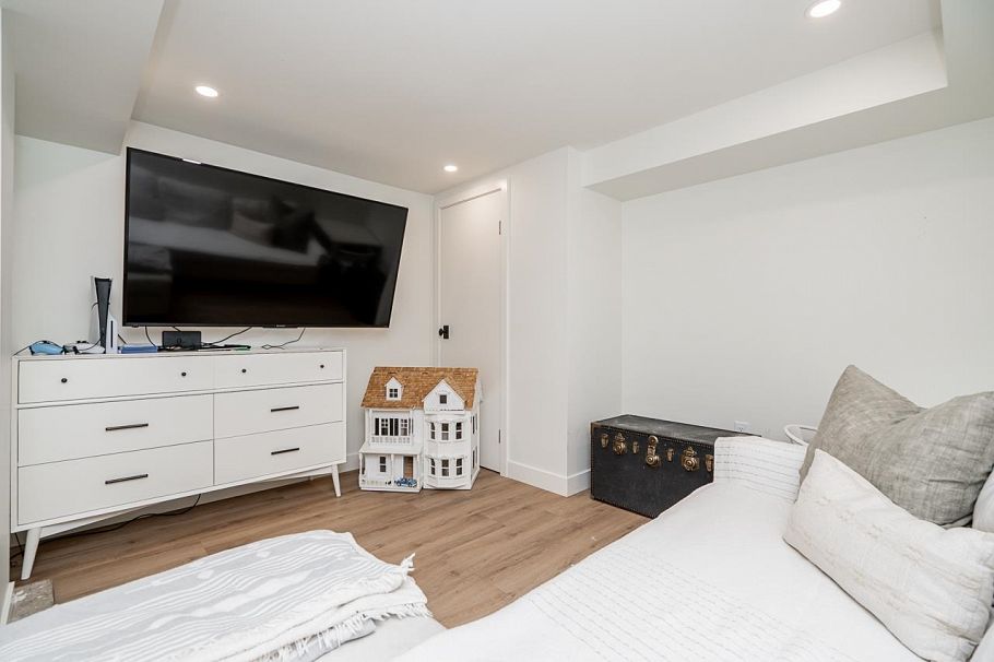 2784 Crescentview Drive North Vancouver, BC - 13