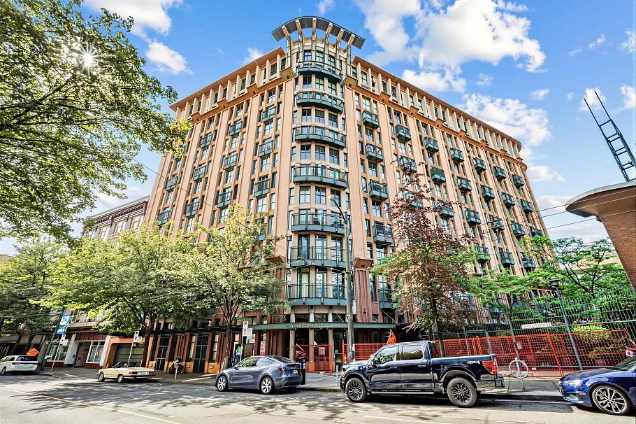 302 22 E Cordova Street Vancouver, BC - 1