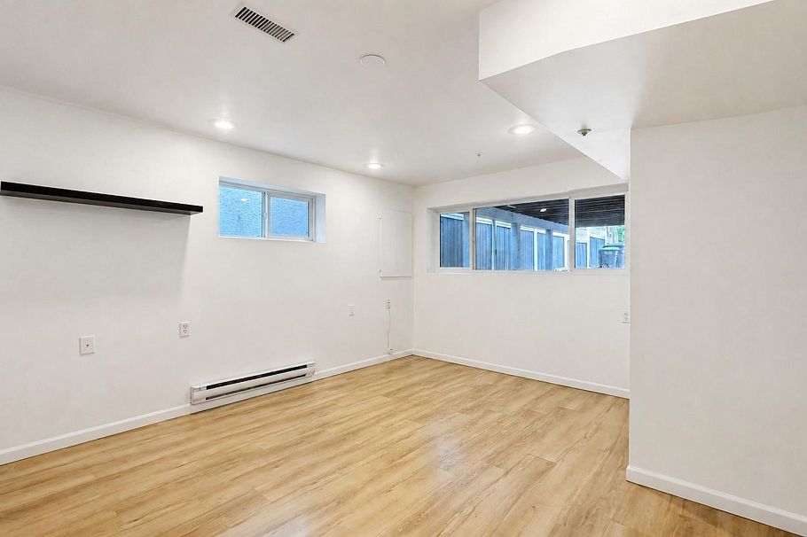 3578 W 15th Avenue Vancouver, BC - 38