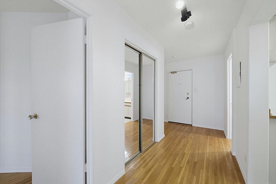 301 2125 W 2nd Avenue Vancouver, BC - 4