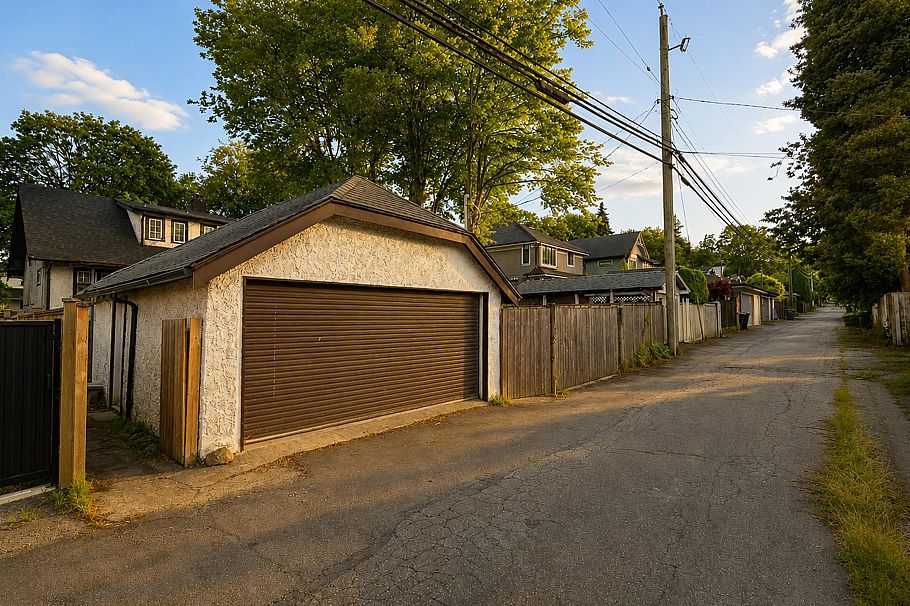 1225 W 26th Avenue Vancouver, BC - 38