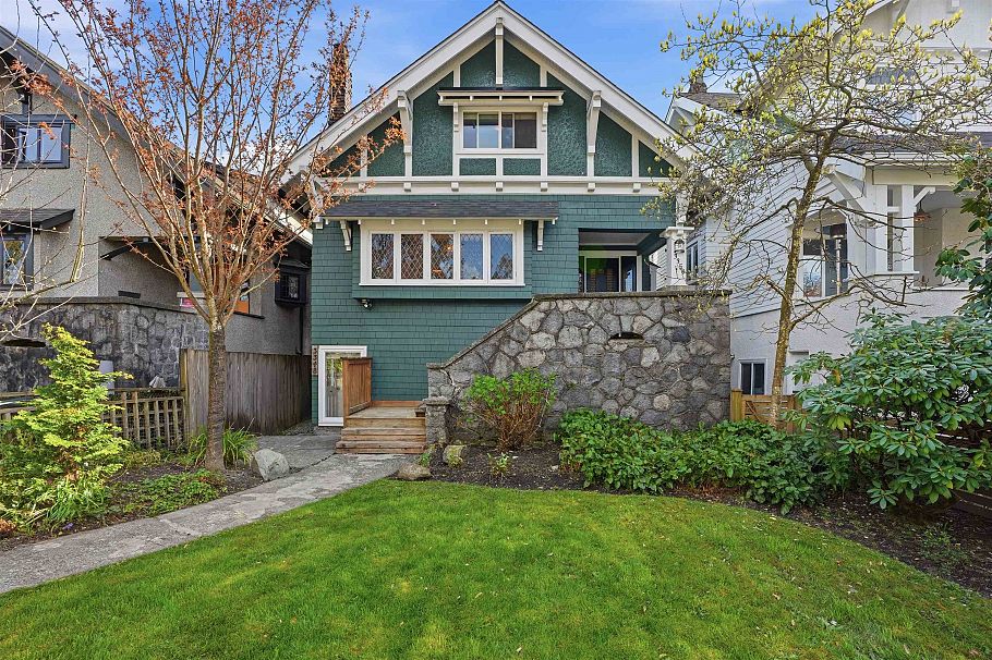 3350 W 3rd Avenue Vancouver, BC - 1
