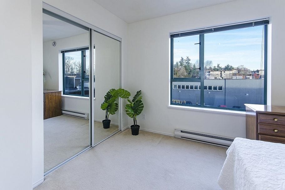 206 1085 W 17th Street North Vancouver, BC - 2