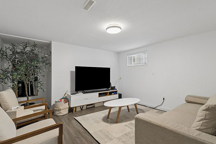 2966 W 33rd Avenue Vancouver, BC - 20
