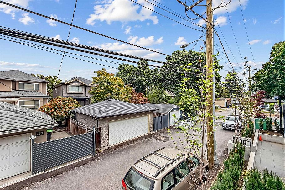 202 6485 Manitoba Street Vancouver, BC - 32