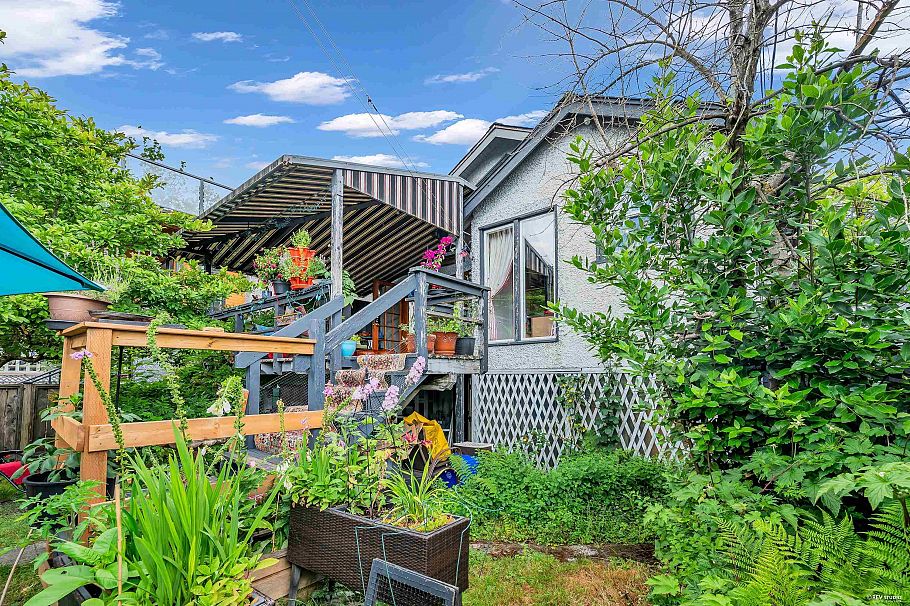 3174 W 10th Avenue Vancouver, BC - 32
