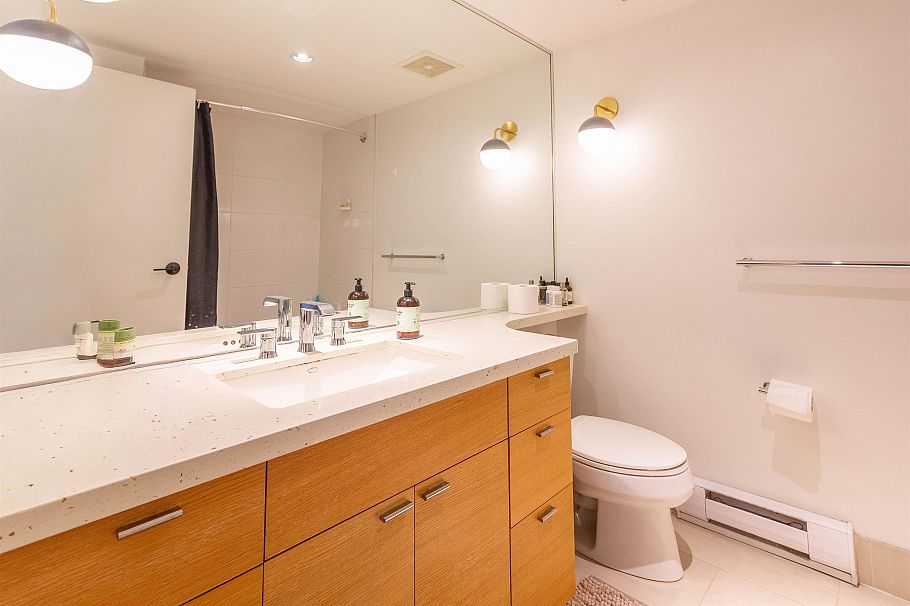 822 W 6th Avenue Vancouver, BC - 12