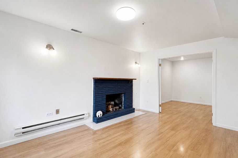 3578 W 15th Avenue Vancouver, BC - 31