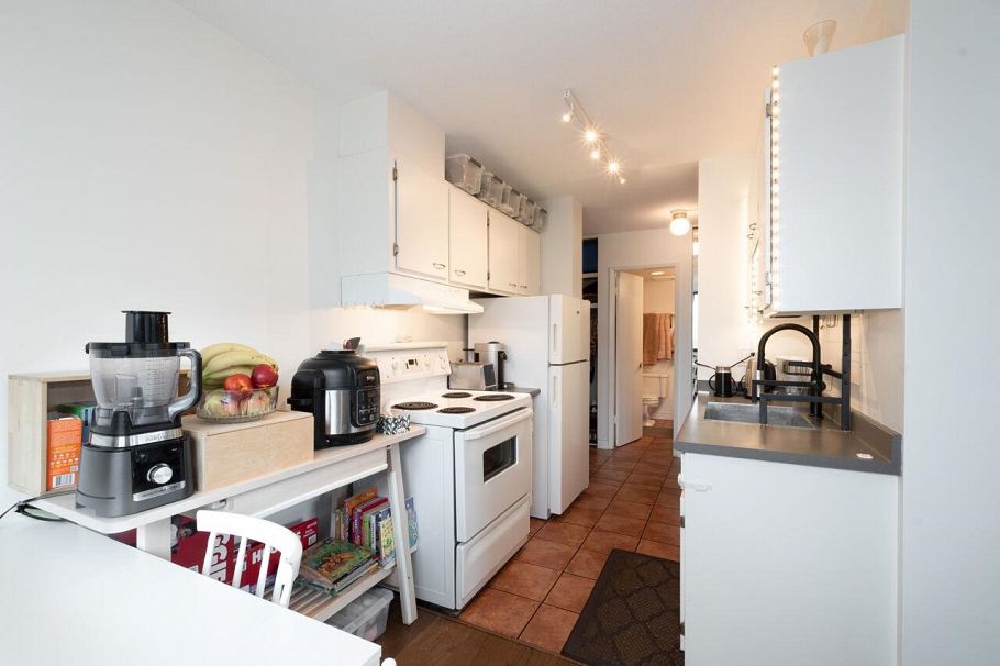 1104 1330 Harwood Street Vancouver, BC - 10