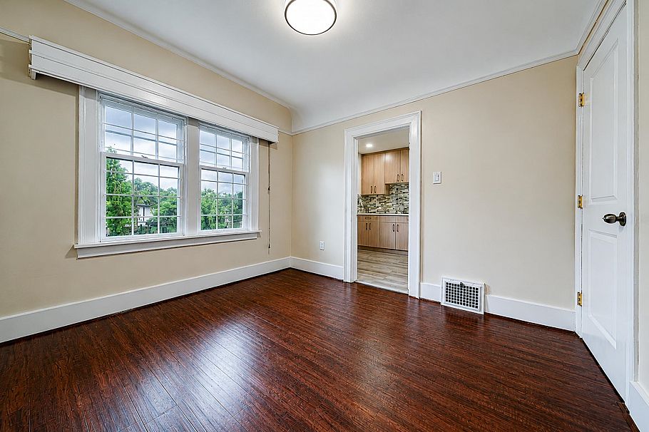 1225 W 26th Avenue Vancouver, BC - 27