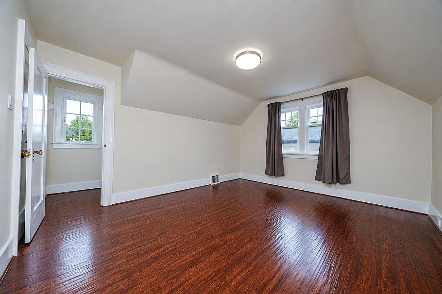 1225 W 26th Avenue Vancouver, BC - 23
