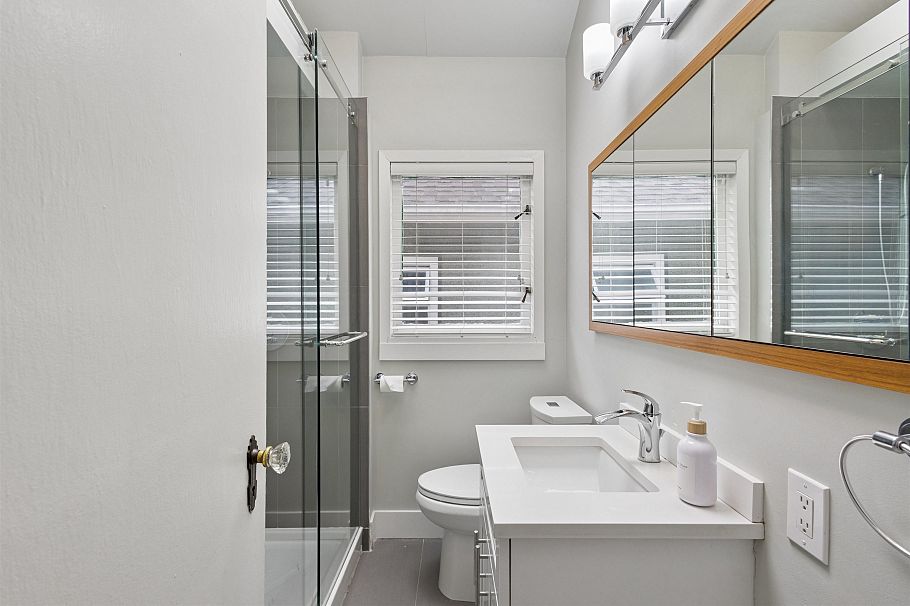 2966 W 33rd Avenue Vancouver, BC - 38