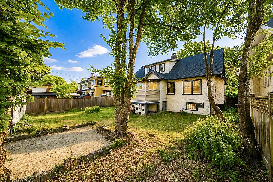 1225 W 26th Avenue Vancouver, BC - 34