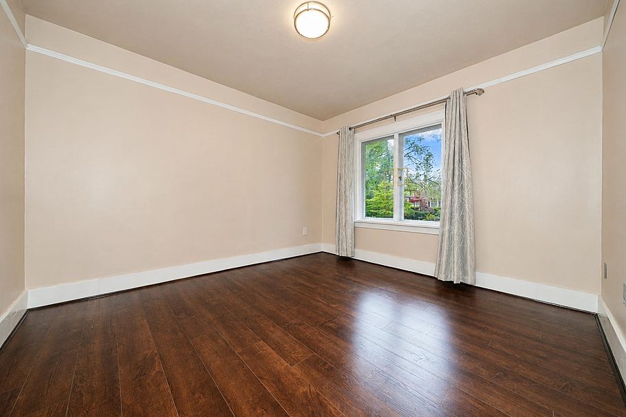 1225 W 26th Avenue Vancouver, BC - 17