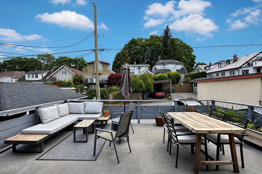3578 W 15th Avenue Vancouver, BC - 27